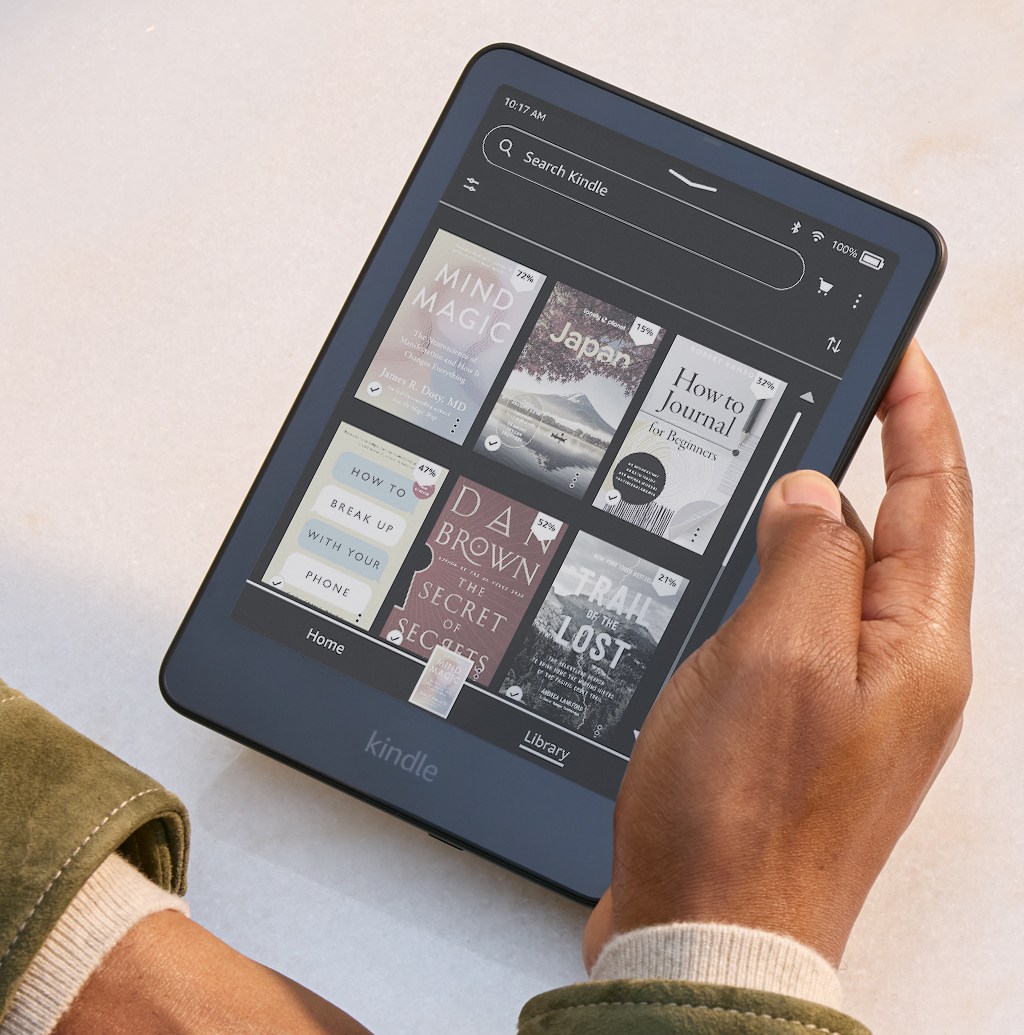 Amazon’s color screen Kindles are finally getting a system-wide dark mode
