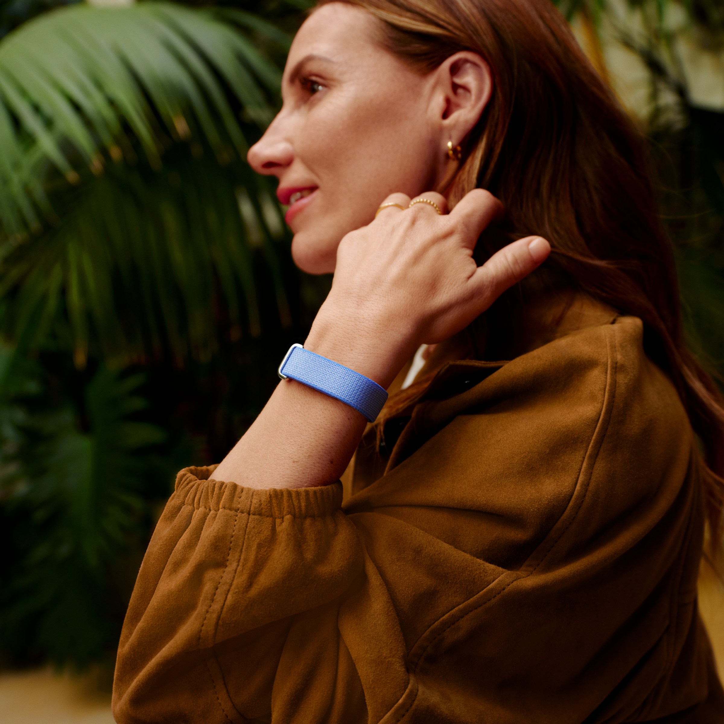 Google’s taking a big swing at AI health with the Fitbit Air
